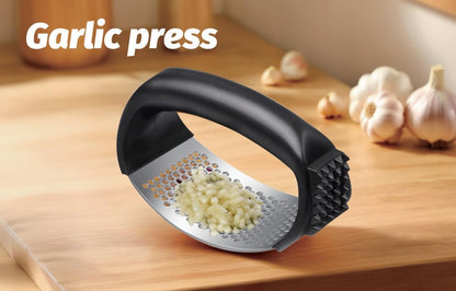 Garlic Press,Stainless Steel Garlic Mincer Crusher,Ergonomic Handle,Easy to Use,Easy to Clean,Effort-Saving Kitchen Gadgets-Black