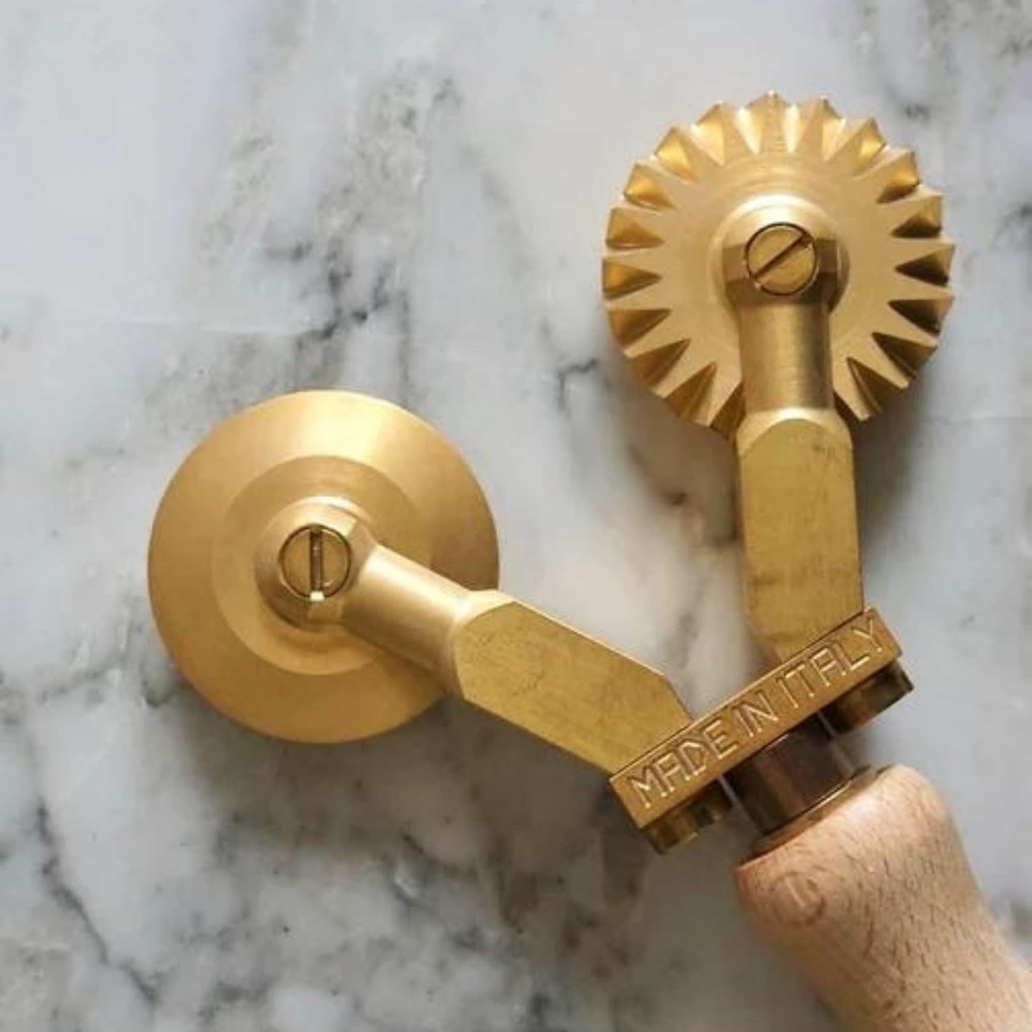 La Gondola Homemade Pasta Cutter - Festooned Wheel | Italian Pasta Making Tool for Home and Business | Brass & Natural Wood | Safe & Easy to Use Pasta Cutting Tool | Ravioli Cutter Made in Italy