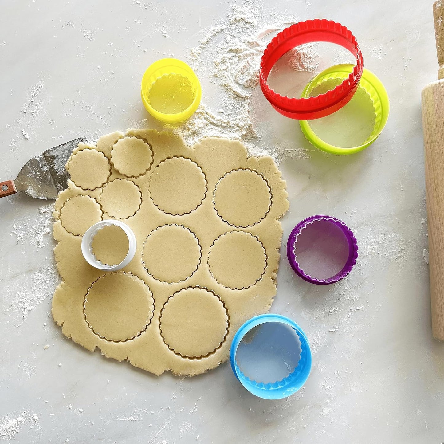 Round, Set of 6 Cookie & Biscuit Cutter Set, Sizes, Colors may vary