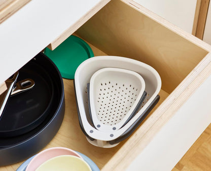 Droplet Compact Colander with Folding Handles, Space-Saving Design, Easy-Pour Corners, for Draining Vegetables, Pasta, Fruits