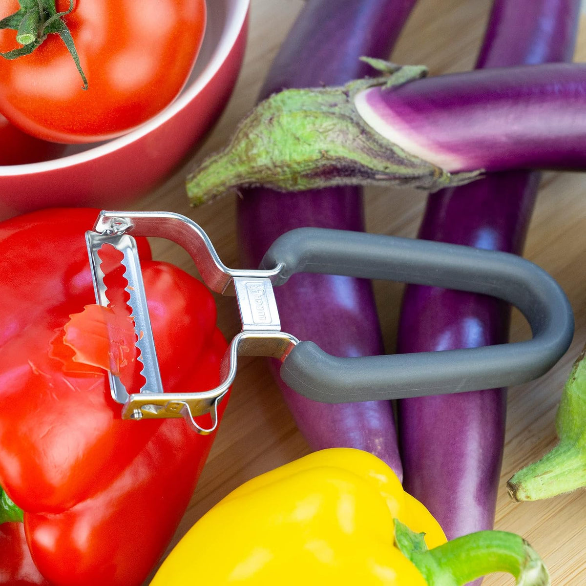 Germany Julienne Vegetable Y Peeler 5.1 x 2.3 Inches / 13 cm x 6 cm | Stainless Steel Cutter & Slicer for Carrot, Potato & Apple | Veggie Zoodles Maker | Non-slip Comfortable Handle - Black