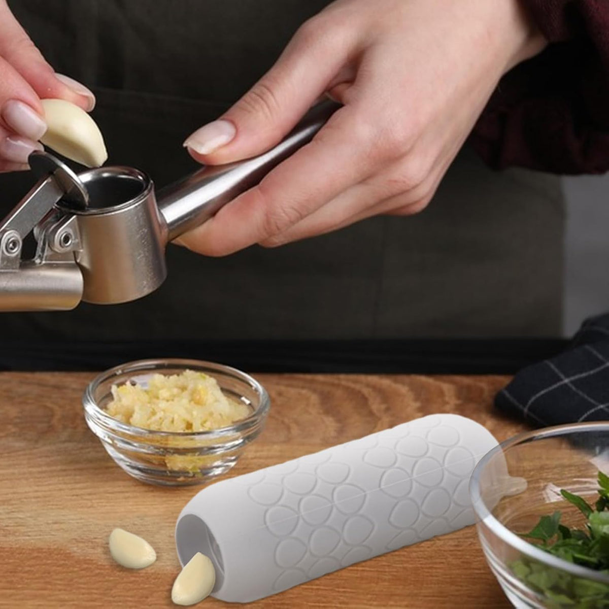 Garlic Peeler Skin Remover Kitchen Gadgets Quick To Peeled Cloves Tool | Easy Roller Tube for Faster Meal Prep, Serving Appetizers, Professional Chef