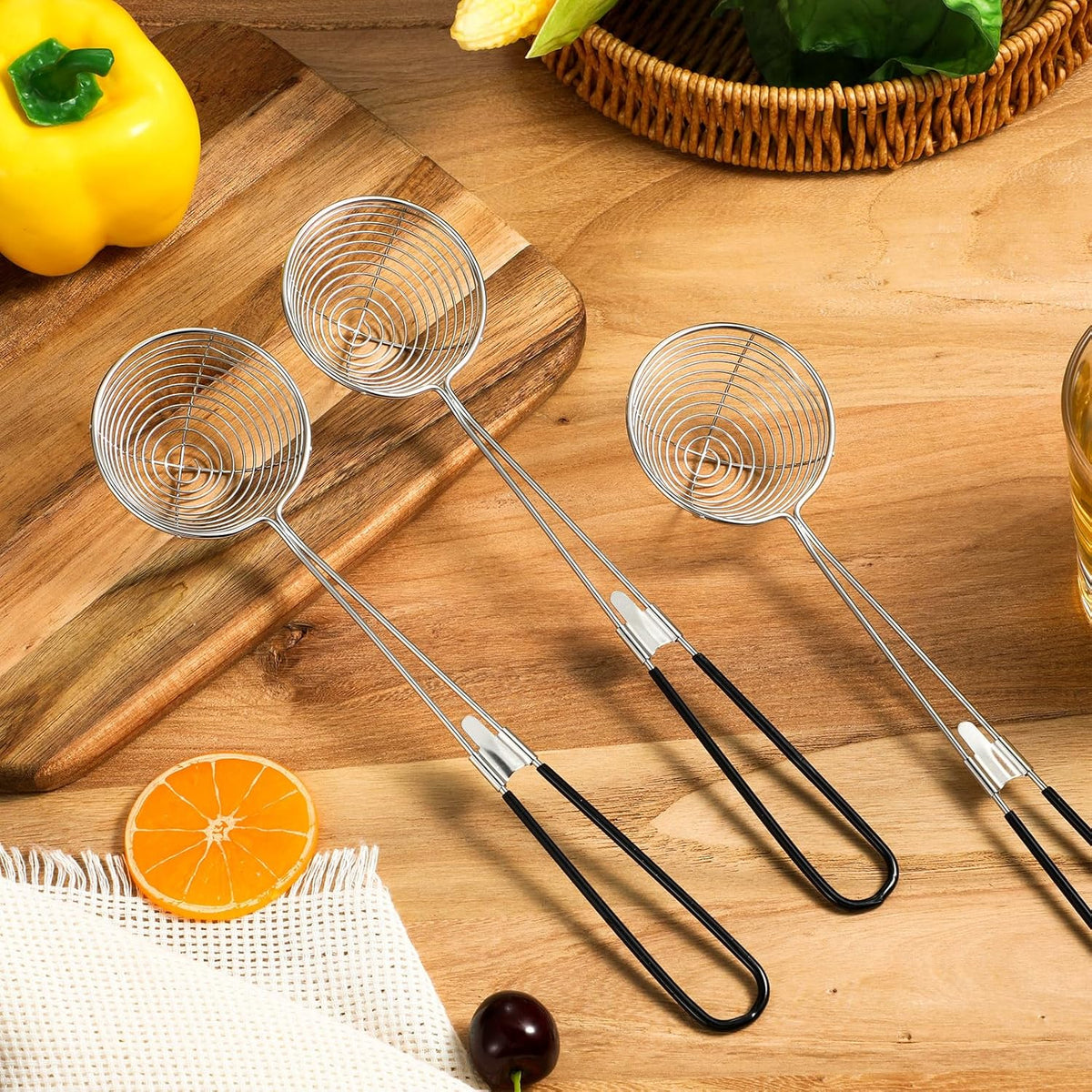 4 Pieces Hot Pot Kit Strainer Scoops Stainless Steel 2.5 Inch Mini Spider Strainer Skimmer Pasta Mesh Spoon Asian Skimmer Spoon Ladle with Handle for Home (Black)