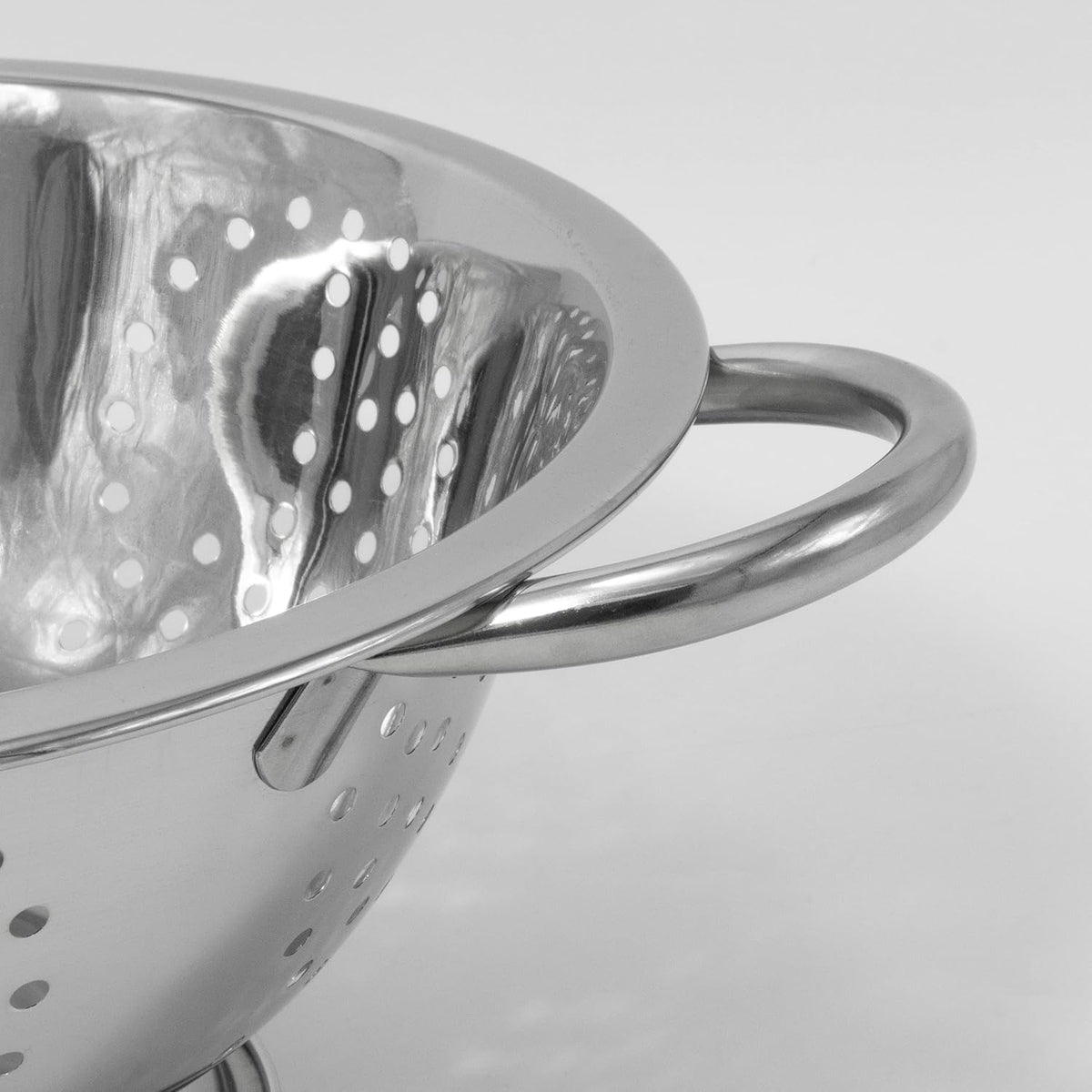Colander Set Stainless Steel | Nesting Design | Mirror Polished | Oversized Handles | 1-4 Quart, Set of 3