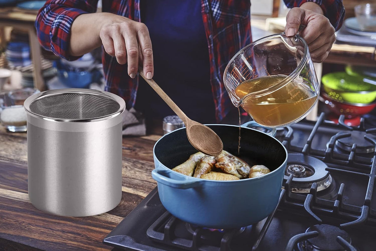 Stainless Steel Jumbo Grease Container with Removable Strainer and Snug Lid. Perfect container for fryer oil, bacon drippings, lard and ghee oil. Large capacity can - 1 Gall / 4 Qt / 3.75 Lt