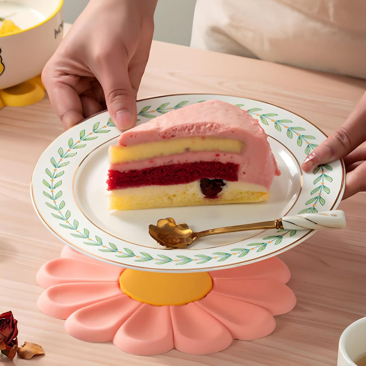 Daisy Silicone Trivet 6.7 Inch Heat Resistant Hot Pad | Food-grade silicone, heat resistant to 446°F. Use as trivet, coffee mat, or placemat. Anti-slip, dishwasher safe, stackable.