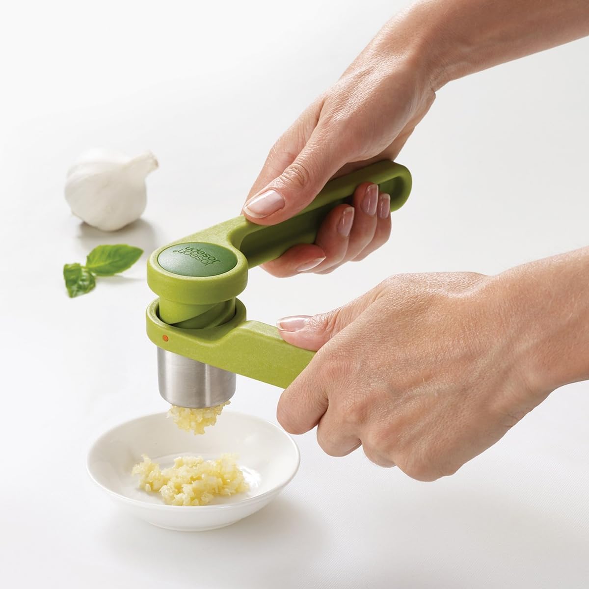 Helix Garlic Press Mincer Ergonomic Twist-Action Hand Juicer, Stainless Steel
