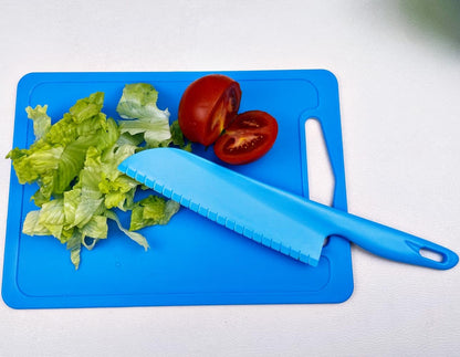 Professional Lettuce Knife, 11" Serrated Salad Cutter for Veggies, Fruit, Bread, Cake, Salad, Plastic Kitchen Nylon Knife for Cooking and Cutting to Prevent Turning Brown, Green