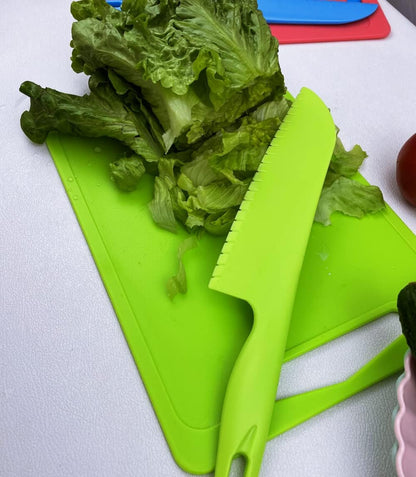 Professional Lettuce Knife, 11" Serrated Salad Cutter for Veggies, Fruit, Bread, Cake, Salad, Plastic Kitchen Nylon Knife for Cooking and Cutting to Prevent Turning Brown, Green