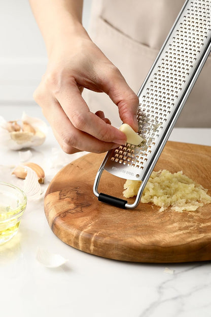 Stainless Steel Lemon Zester - Garlic & Ginger Grater - Black | Premium Zester with Rustproof Blade, Cheese Grater with Handle for Parmesan, Nutmeg, Lime - Durable Citrus Zester, Fine Shred