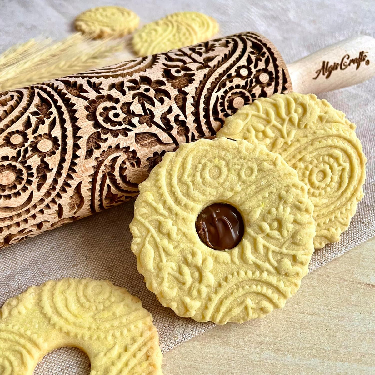 BEEHIVE Embossing Rolling Pin with Pattern. Laser Engraved Embossing Dough Roller for Homemade Cookies and Pottery