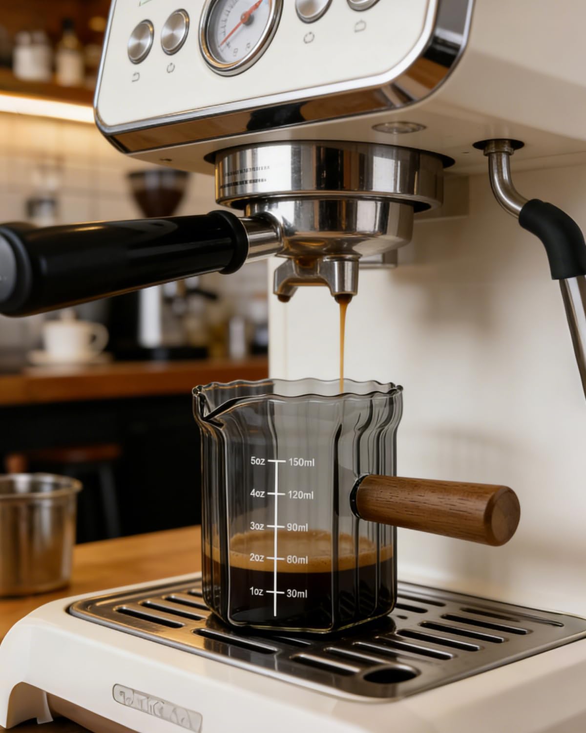 Espresso Measuring Cup 6 Oz, Espresso Cup with Wood Handle, V-Shaped Spout