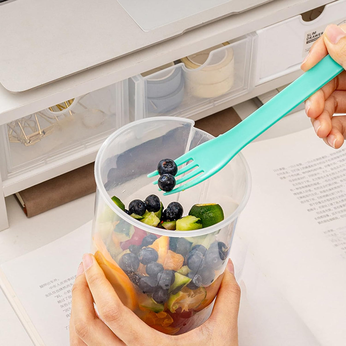 Fresh Salad Cup Salad Dressing Container to Go Salad Meal Shaker Salad Dressing Holder for Lunch Green, salad dressing shaker
