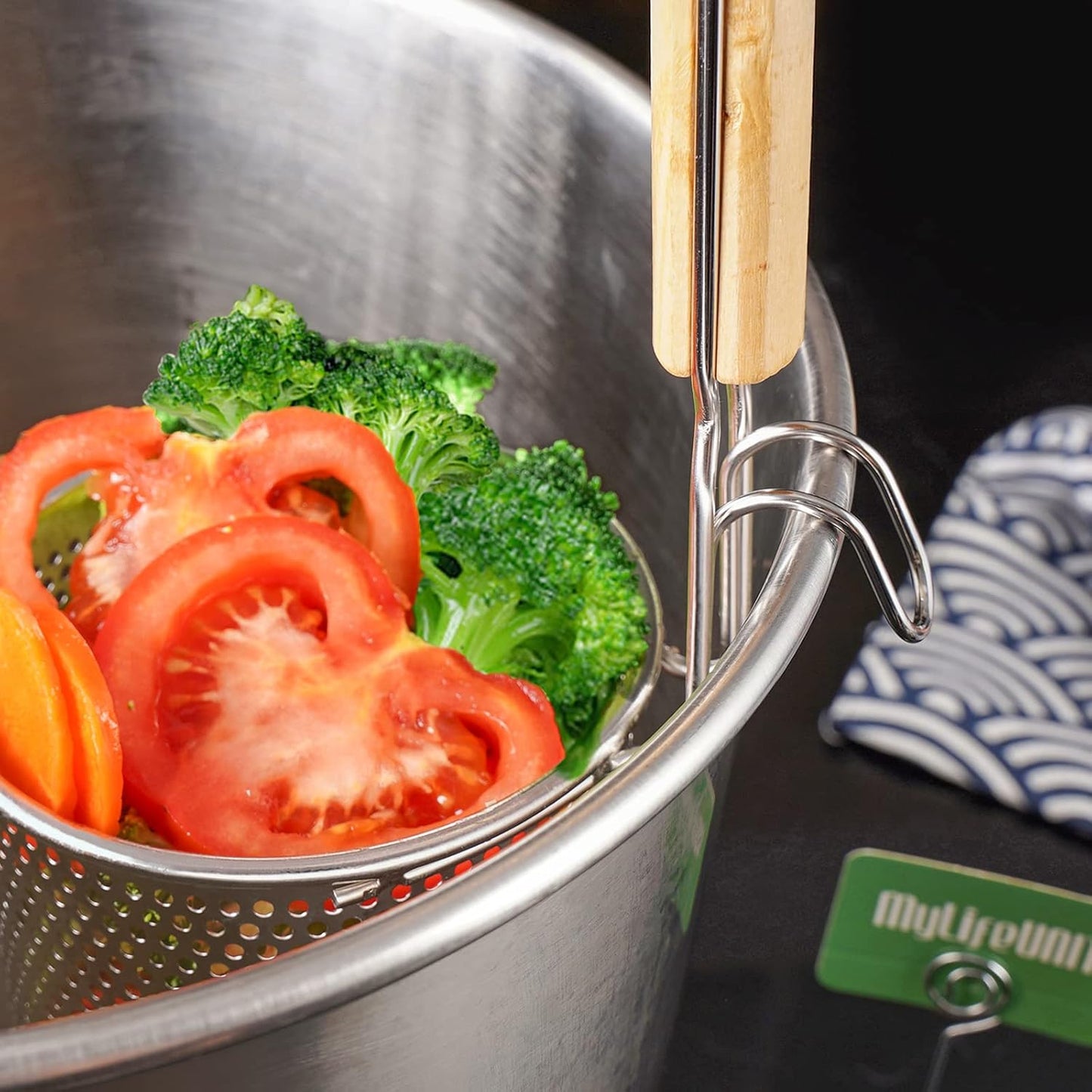 Spaghetti Strainer Spoon, Stainless Steel Food Strainer Noodle Strainer with Handle 4.4 X 4.6 X 14.7 inches