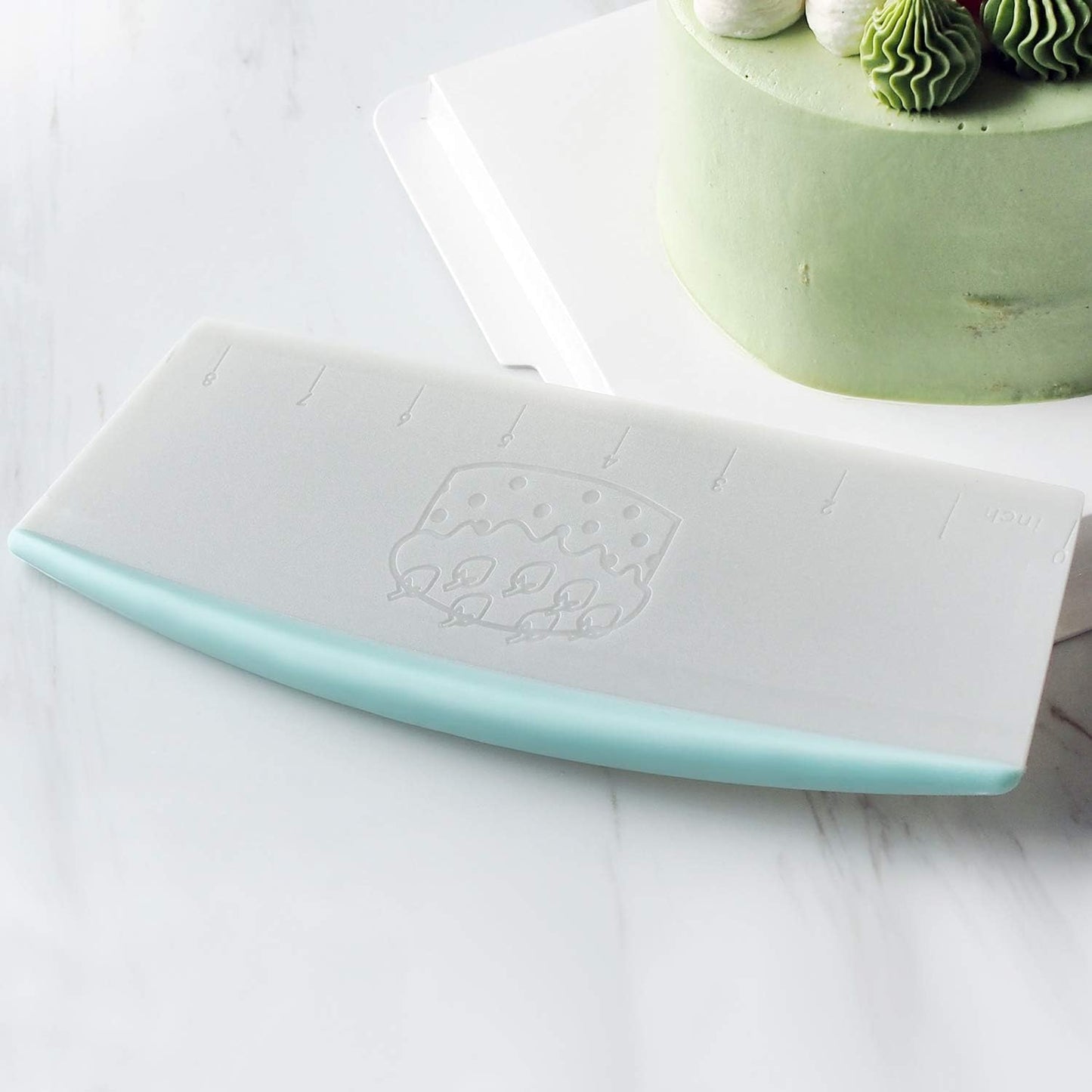 Plastic Pastry Bench Scraper Chopper Cake Cutter with Measuring Scale Multipurpose Kitchen Gadget Pizza Cutters for Cooking Baking Bread and Pizza Dough Kitchen and Dining