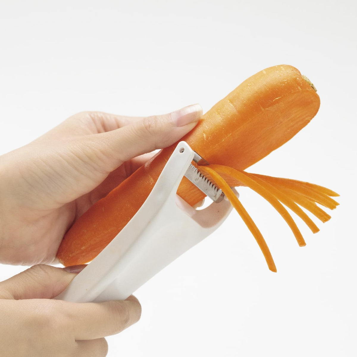 Corporation DH8013 KITCHEN Peeler, Switchable Shredded Peeler, Julienne, Potatoes, Sprout, Dishwasher Safe, White, Made in Japan