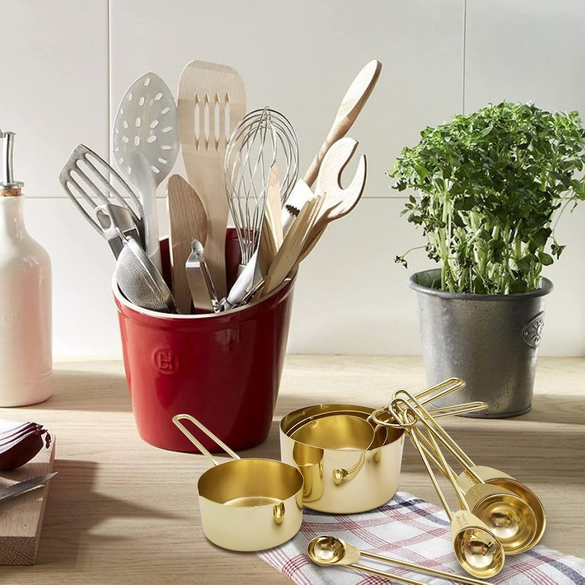 Gold Measuring Cups and Spoons Set with Fragrant Wood Handle, Measuring Cups, Metal Measuring Spoons and Measuring Cup Set for Cooking & Baking, Set of 8 pcs