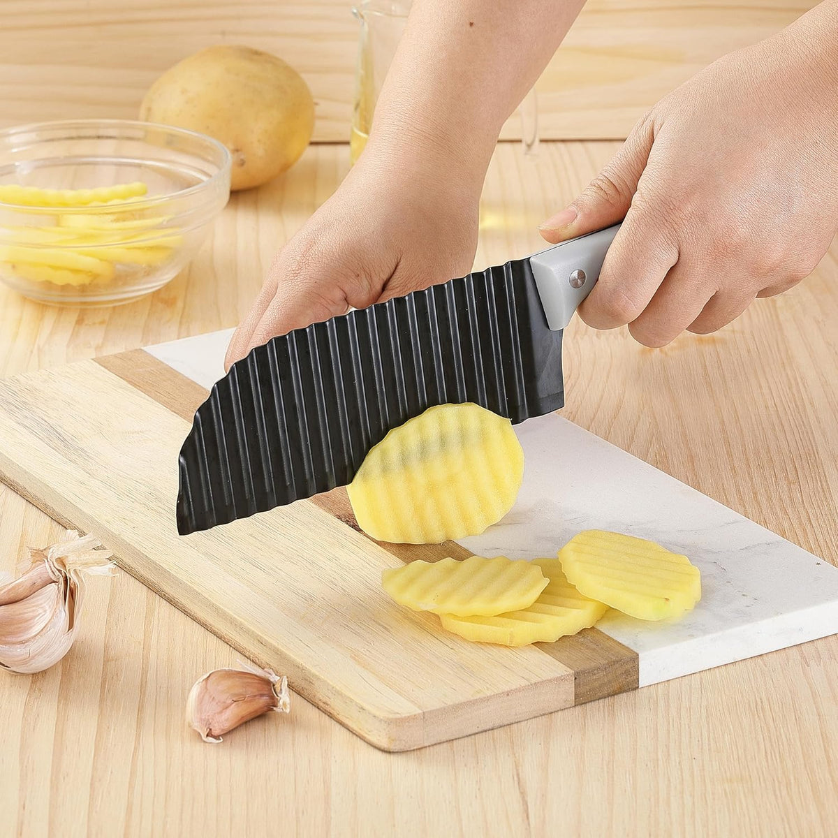 Crinkle Cutter for Veggies, Crinkle Cut Knife for French Fry, Vegetable, Potato, Cucumber, Carrot and Fruit, Stainless Steel Wave Fries Cutter Slicer With Ergonomic Handle, Dishwasher Safe