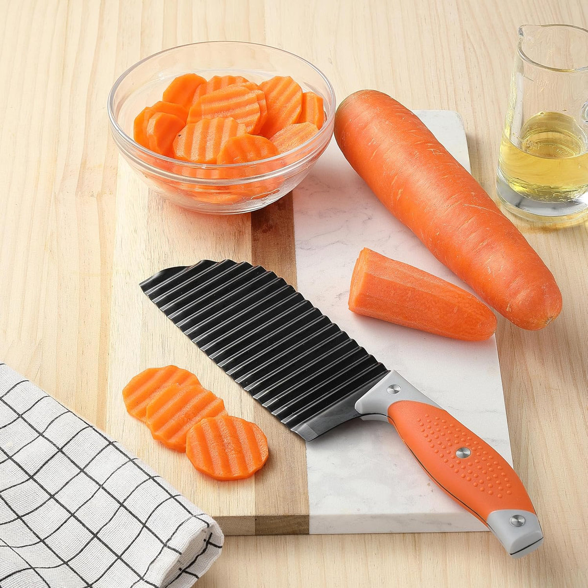 Crinkle Cutter for Veggies, Crinkle Cut Knife for French Fry, Vegetable, Potato, Cucumber, Carrot and Fruit, Stainless Steel Wave Fries Cutter Slicer With Ergonomic Handle, Dishwasher Safe