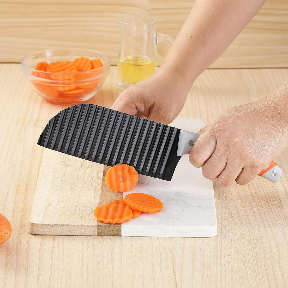Crinkle Cutter for Veggies, Crinkle Cut Knife for French Fry, Vegetable, Potato, Cucumber, Carrot and Fruit, Stainless Steel Wave Fries Cutter Slicer With Ergonomic Handle, Dishwasher Safe