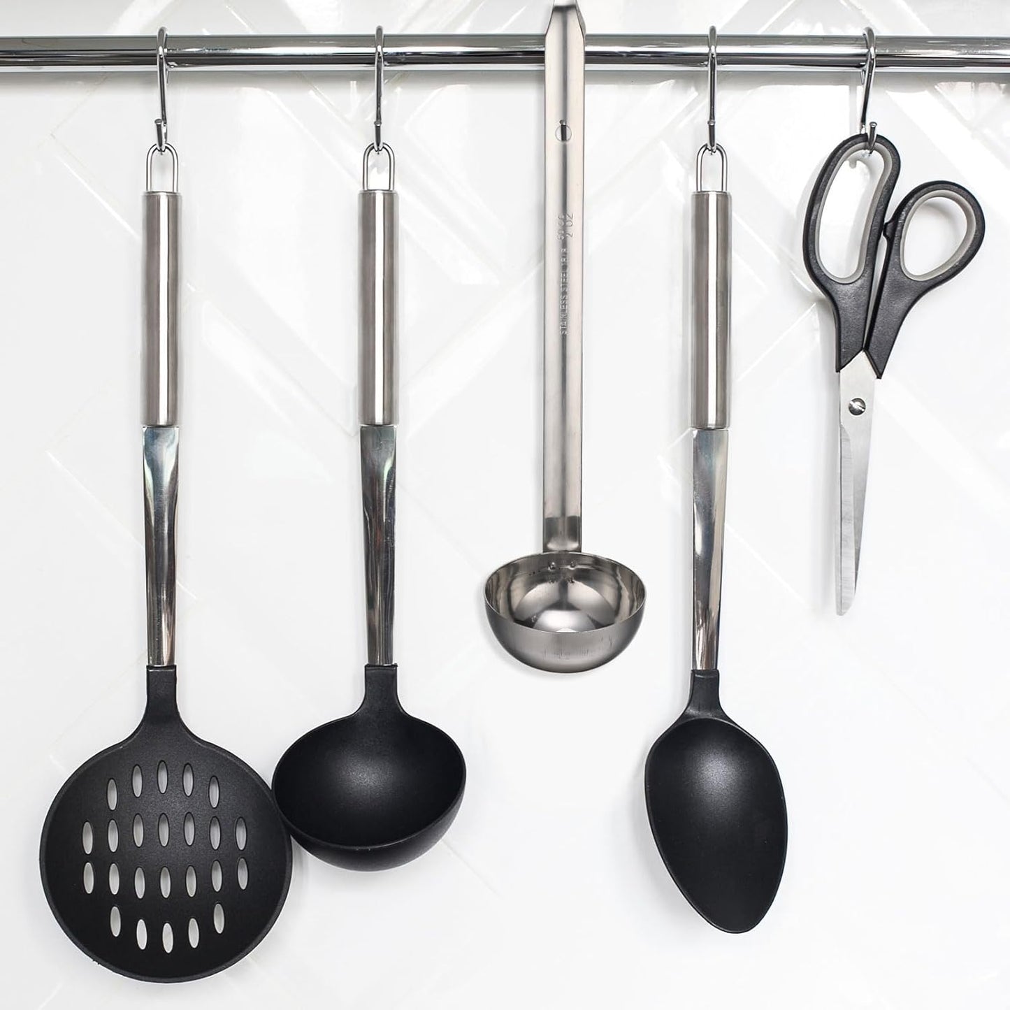 Stainless Steel Ladle Soup Handle Ladle with Pouring Rim for Kitchen Cooking Soup Sauce