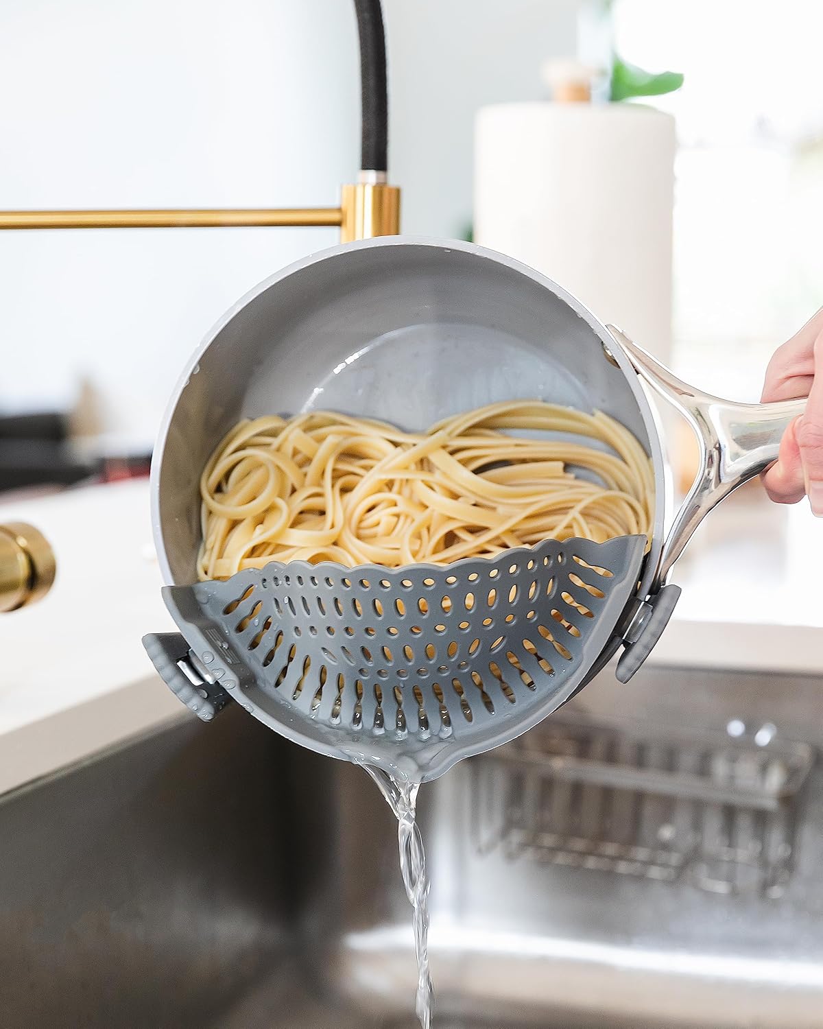 Clip on Silicone Strainer, Colander Fit Most Pots, Pans, Bowls, Ideal for Pasta, Vegetables, Fruit, Non-Toxic, BPA Free, 2 Pack, Green, Gray