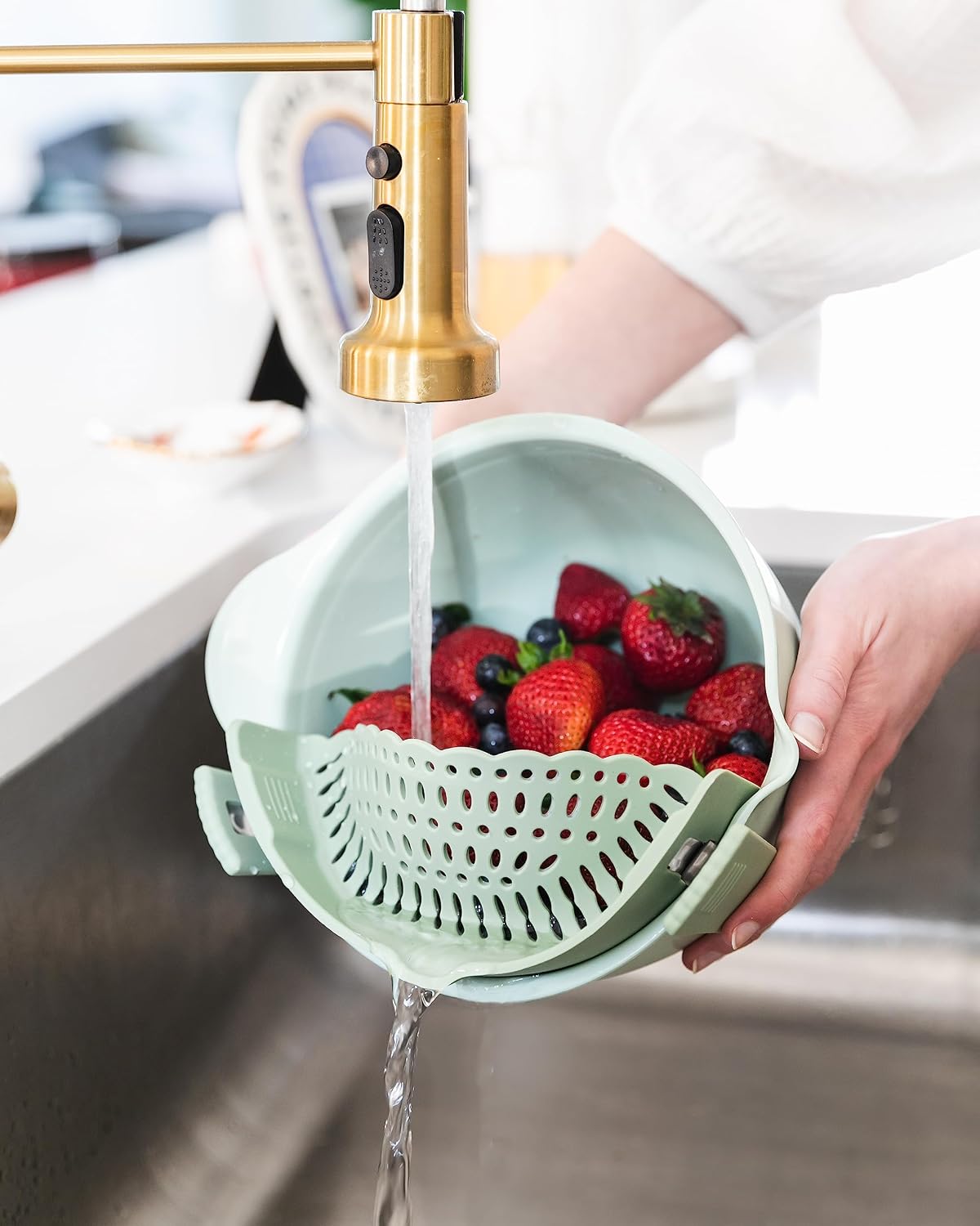 Clip on Silicone Strainer, Colander Fit Most Pots, Pans, Bowls, Ideal for Pasta, Vegetables, Fruit, Non-Toxic, BPA Free, 2 Pack, Green, Gray