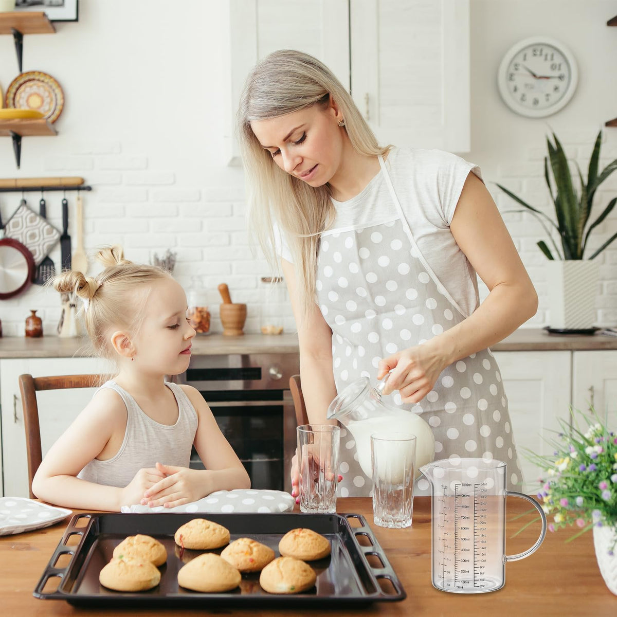 34OZ/1000ML Glass Measuring Cup (Ml/Oz/Cup), 4 Cups Multi-Purpose Kitchen Tool with V-Shaped Spout & Handle