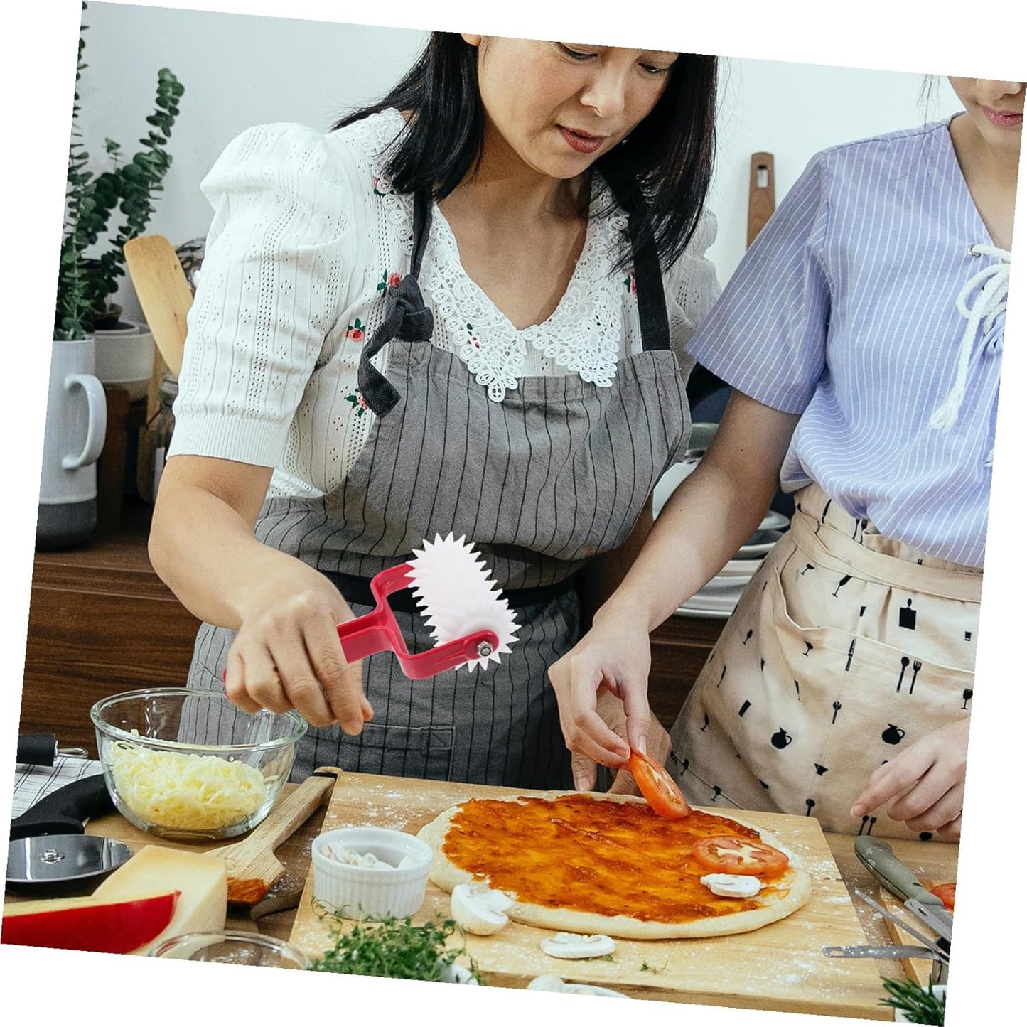 Pizza Dough Roller Docker Pizza Hole Puncher Kitchen Gadget Food-Grade Dough Perforator Roller for Even Crust Prep Helps Reduce Bubbles 7.87 X 4.72 X 1.96 in 1 Pack