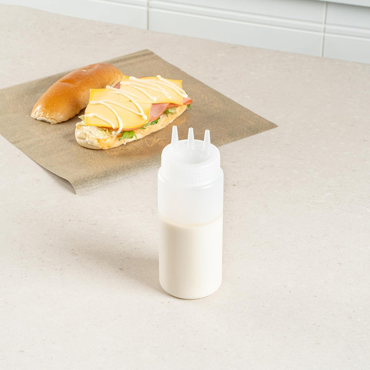 Plastic Squeeze Bottle 20 oz Refillable Condiment Bottle Large Valve Dishwashable Yellow Inverted Sauce Dispenser For Thick Condiments, Dressings, Batter, Sour Cream, And Syrups