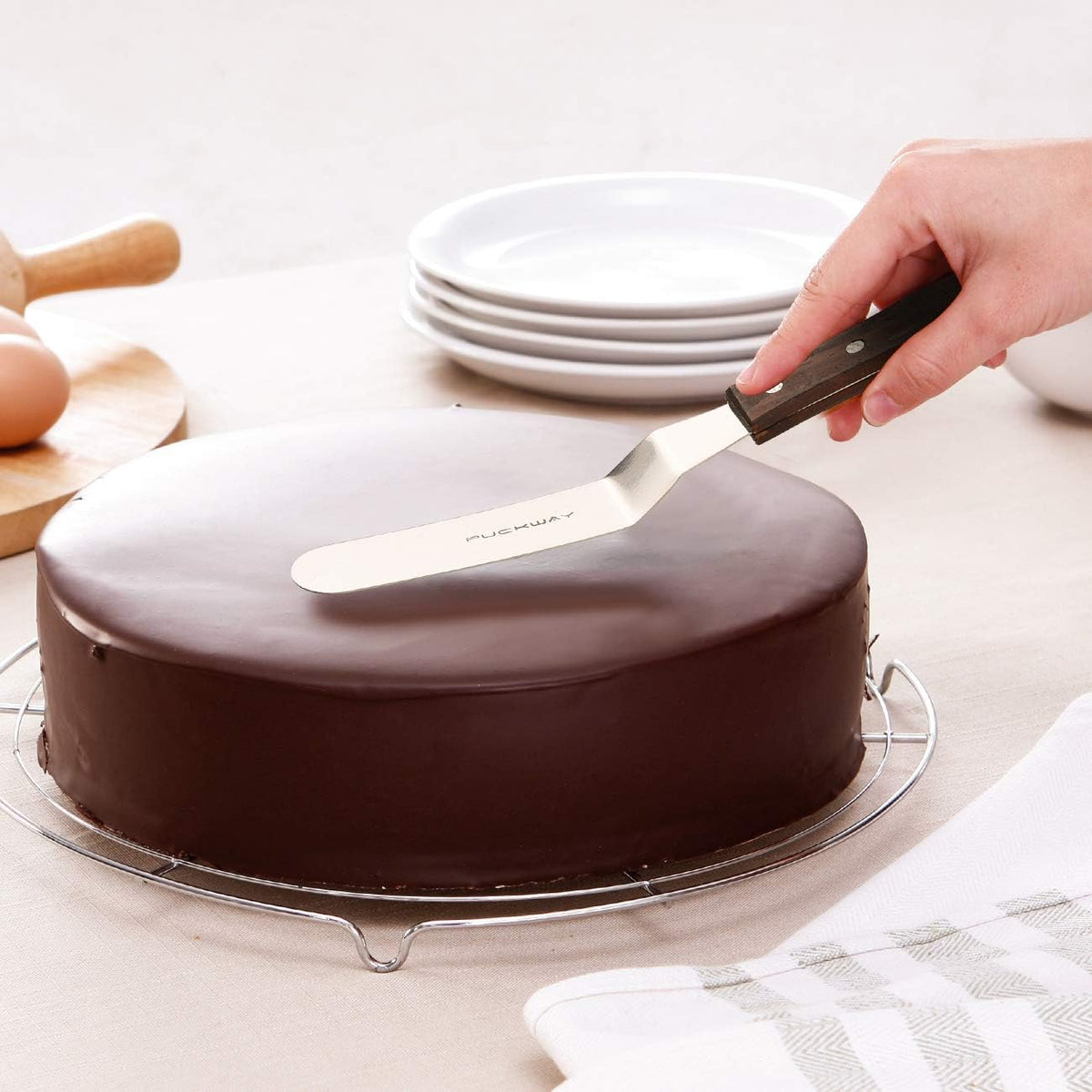 Offset Cake Icing Spatula Set of 3 Professional Stainless Steel Decorating Frosting Spatulas (4"-6"-8" Flexible Resistant Blade) Angled with Wooden Handle