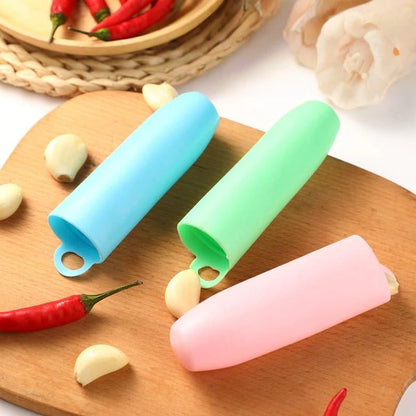 Silicone Garlic Peeler Roller Tube - Effortless Handheld Kitchen Tool for Quick Garlic Skin Removal, Mess-Free Peel in Seconds, Intact Cloves, Odor-Free Hands, BPA-Free, Dishwasher Safe, Random Color