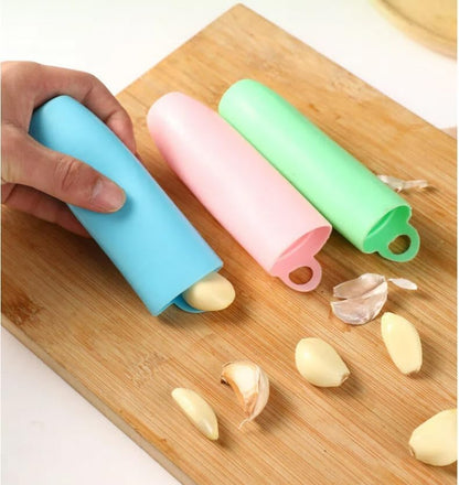 Silicone Garlic Peeler Roller Tube - Effortless Handheld Kitchen Tool for Quick Garlic Skin Removal, Mess-Free Peel in Seconds, Intact Cloves, Odor-Free Hands, BPA-Free, Dishwasher Safe, Random Color