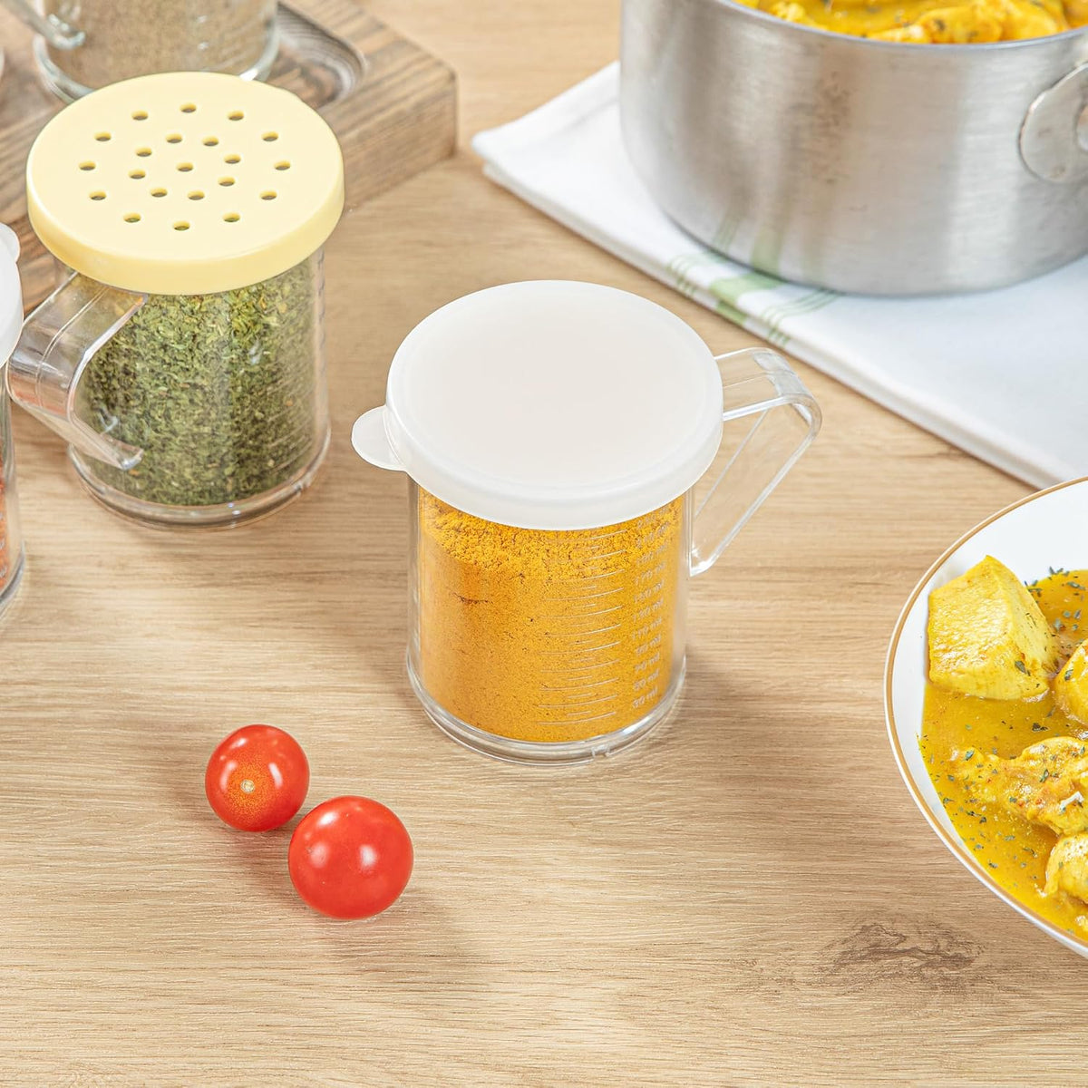 10 oz Clear Polycarbonate Dredge Spice Shaker
