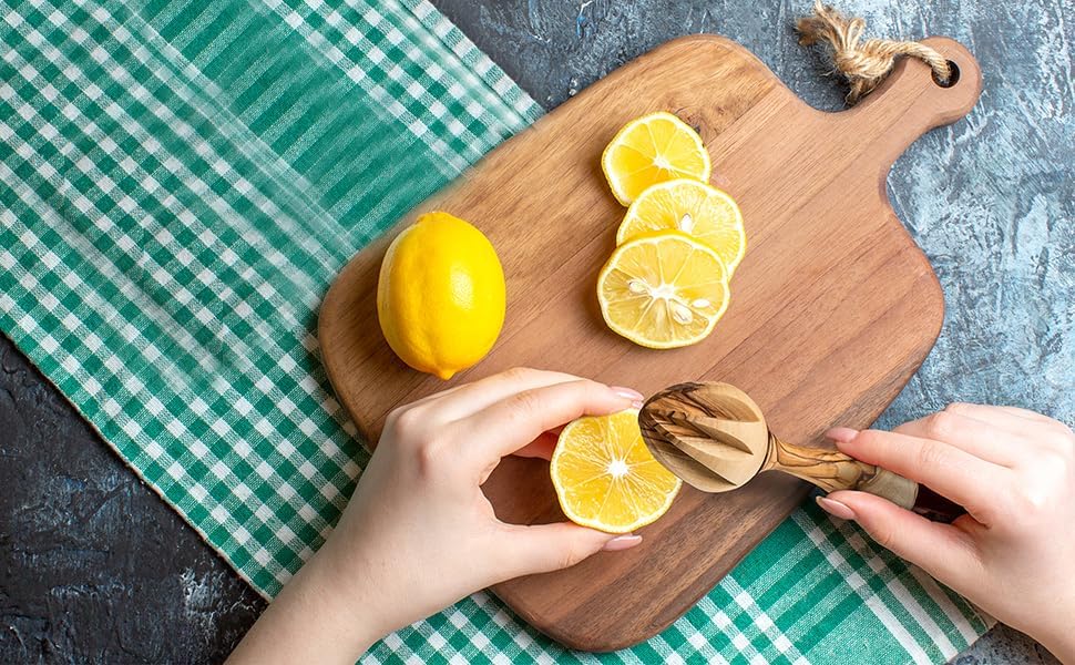 Handcrafted OLIVE WOOD Lemon SQUEEZER and Orange Juice REAMER – Artisan Citrus Juicer from Bethlehem, Eco-Friendly Kitchen Tool, Unique Hand Carved Design from the Holy Land
