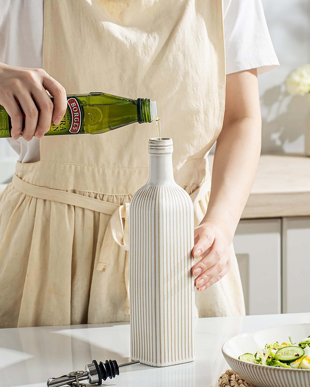 18 oz Olive Oil Dispenser Bottle for Kitchen, Ceramic Oil Bottle with Automatic Stainless Steel Pourer