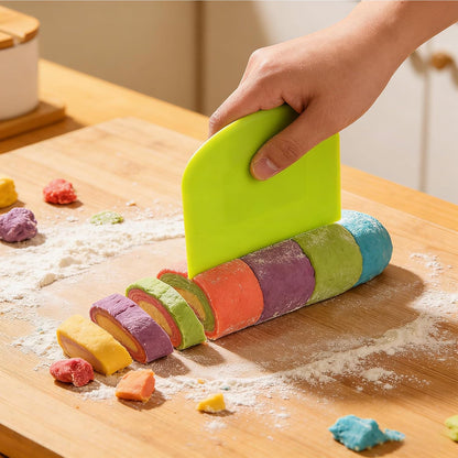 2 Pcs Dough Scraper Set, Flexible Plastic Bowl Scrapers, 4.6x3.65 Inch Sharp Edge Bench Scraper for Baking, Cake Decorating Tools (2, Green And White)