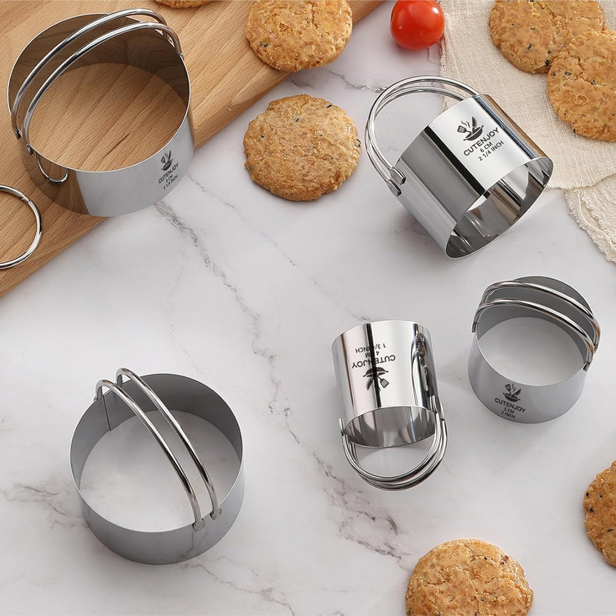 Cookie Cutters, 5 Pieces Round Biscuit Cutter Set with Handle | Dishwasher-Safe, Comfortable Grip, Professional Baking Dough Cutter Tools for Thick Dough, Biscuits & Fondant