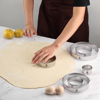 Cookie Cutters, 5 Pieces Round Biscuit Cutter Set with Handle | Dishwasher-Safe, Comfortable Grip, Professional Baking Dough Cutter Tools for Thick Dough, Biscuits & Fondant