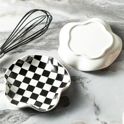 Spoon Rest for Stove Top, Spoon Holder for Stove, 5.3In Ceramic Spoon Rest for Kitchen Counter, Coffee Spoon Holder with Ruffled Edge, Farmhouse Spatula Holder for Kitchen Decor, Beige