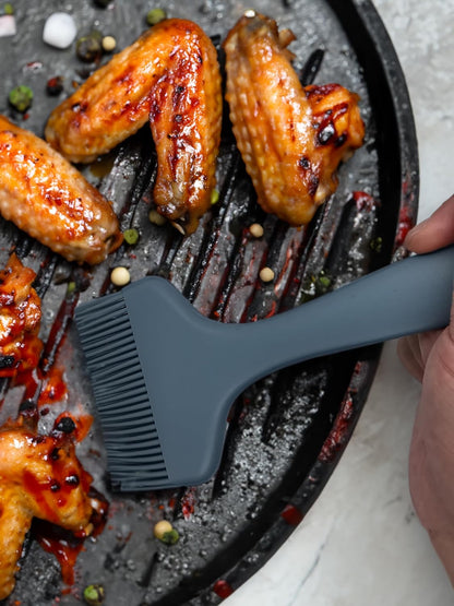 2 Pcs Of Silicone Basting Brushes Heat Resistant Pastry Brush Oil brush BBQ Grill Brush Set One-Piece Design, Suitable For Barbecue Oven Teppanyaki Kitchen Cooking Easy Clean Black