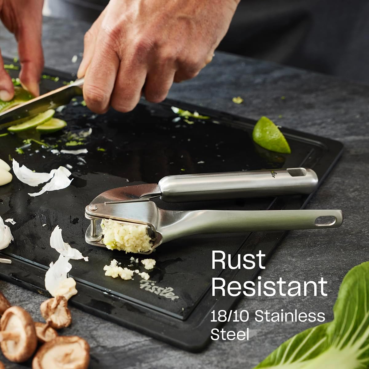 Essential Garlic Press, 18/10 Stainless Steel Garlic Mincer & Crusher, Kitchen Cooking Utensil, Ergonomic Handle, Easy to Clean, Dishwasher Safe