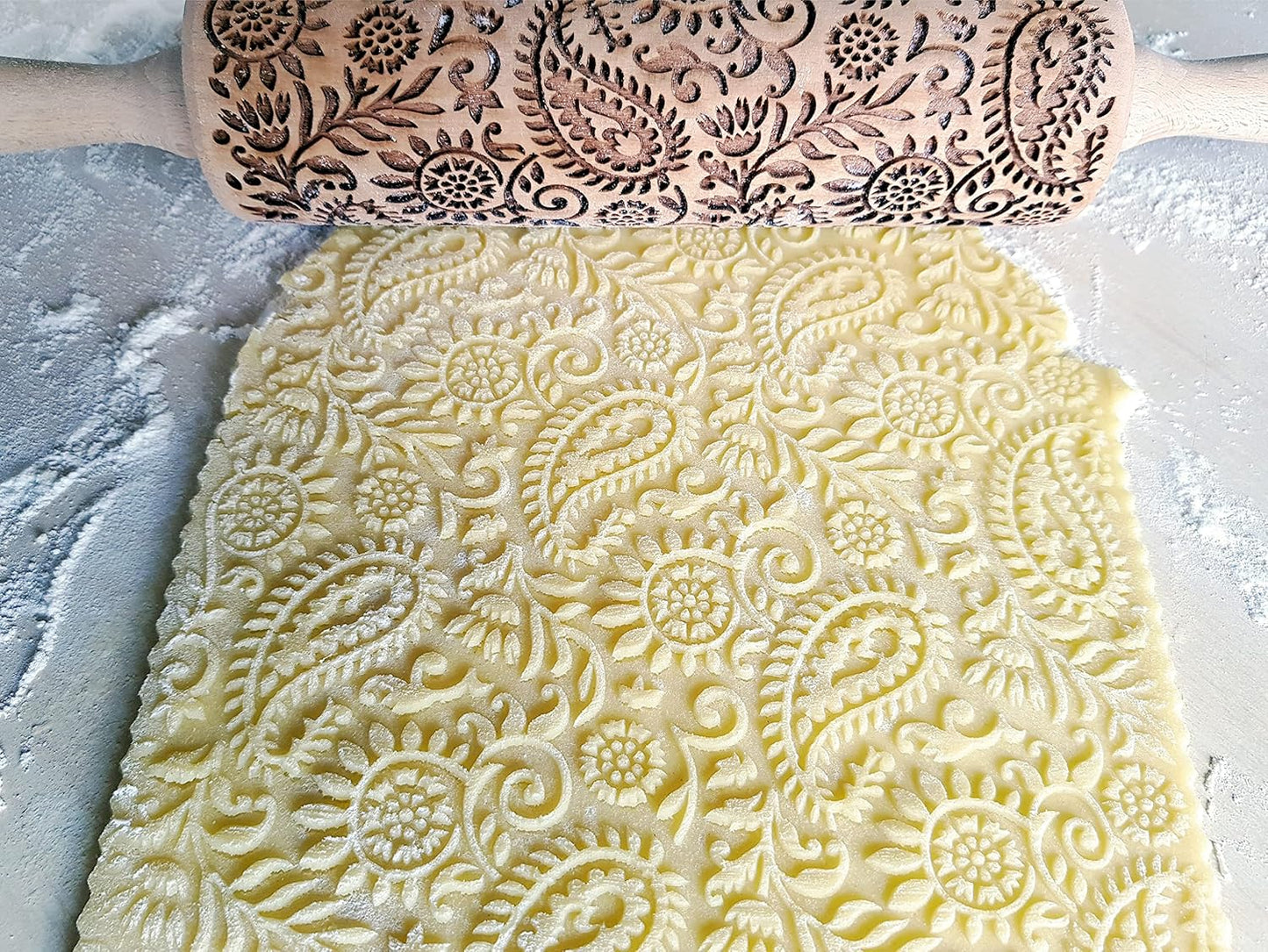 FLORAL WREATH Embossing Rolling Pin with Flowers Pattern. Dough and Clay Roller for Embossed Cookies and Pottery. Cookie and Ceramic Stamp. Backing Gifts for Women