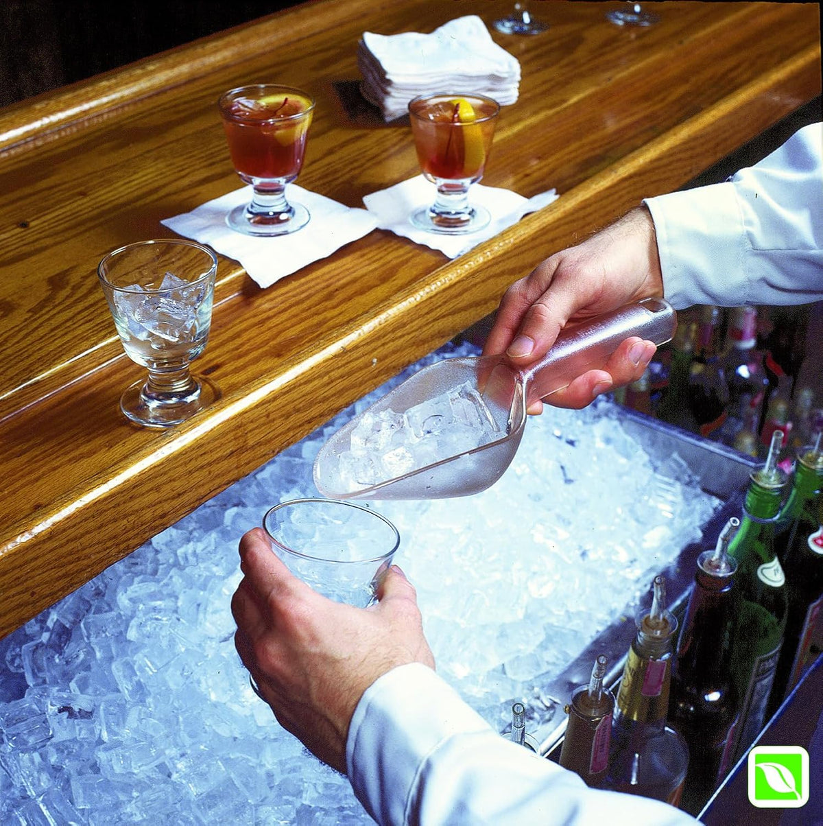 Plastic Utility Ice Scooper, 6-ounce, Clear, Dishwasher Safe Kitchen Scoop for Weddings/Bar/Ice Bucket/Kitchen/Popcorn