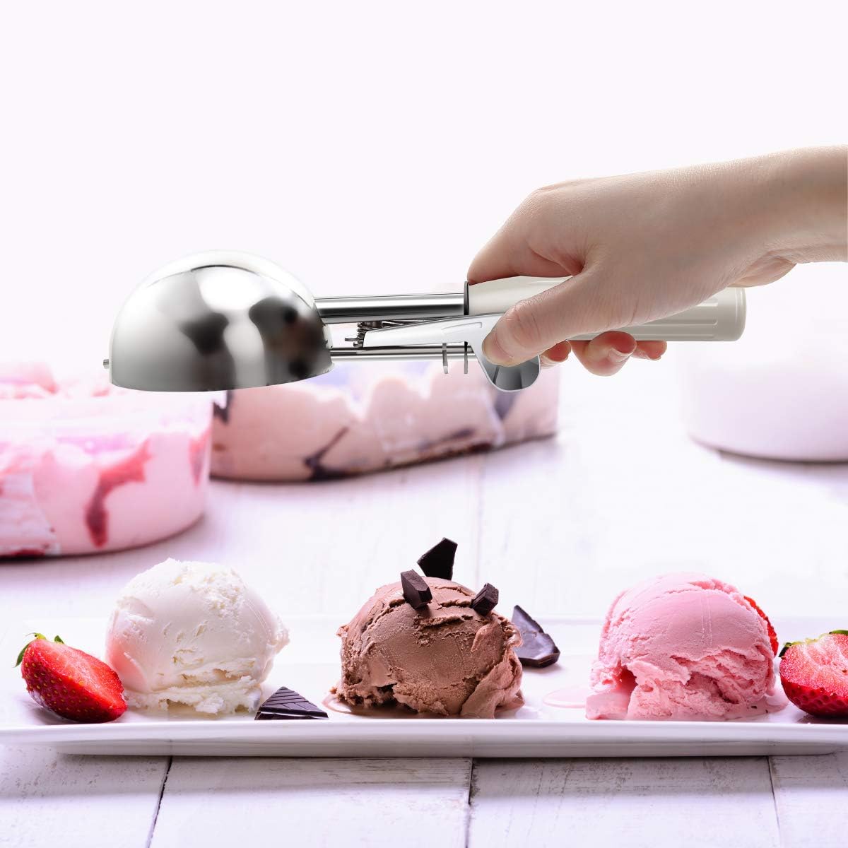 Commercial-Grade Ice Cream Scoop 3.25 oz, 18/8 Stainless Steel Cookie Scoop with Plastic Handle, Portion Control Disher Scoop for Bakeries, Restaurants & Dessert Shops, #10, Ivory