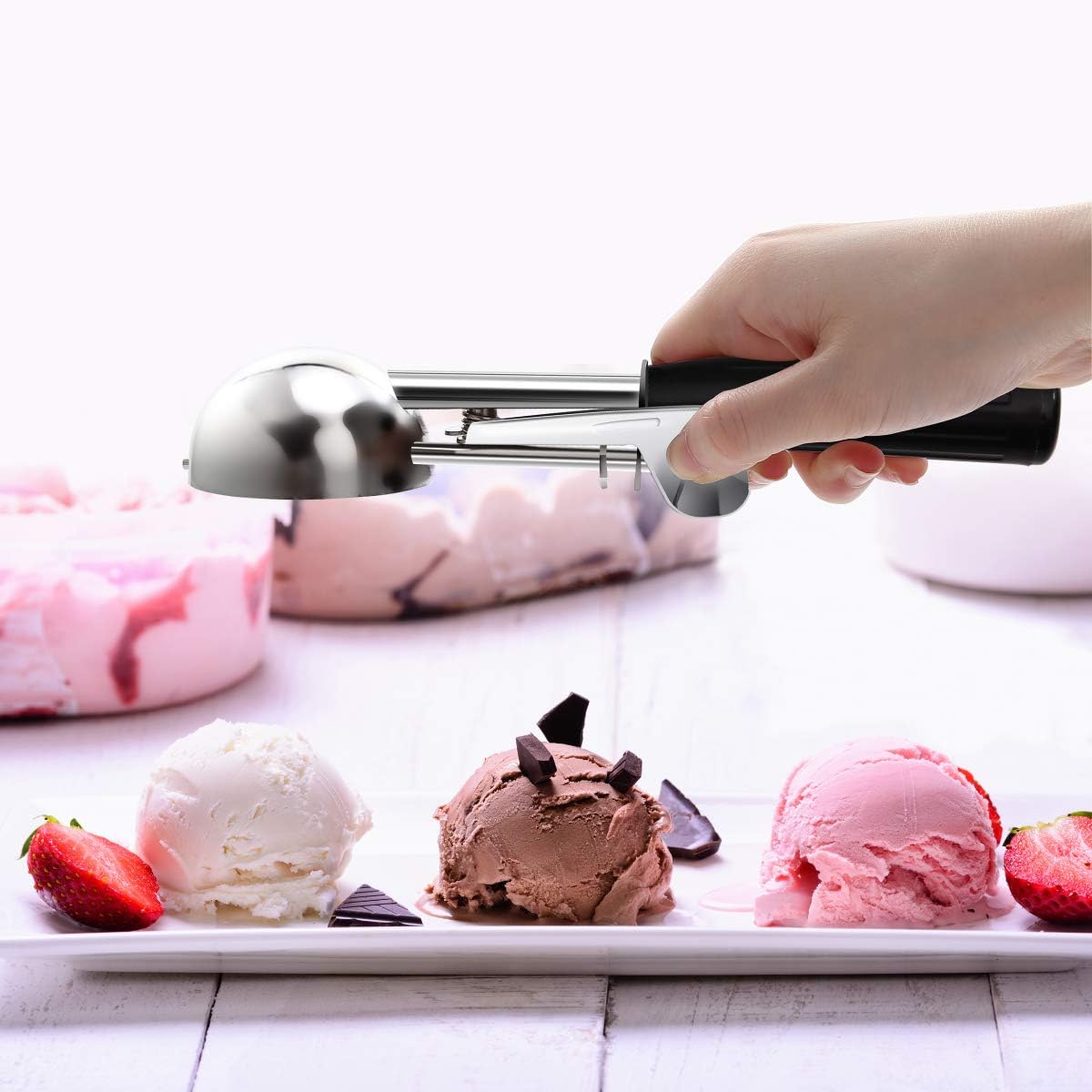 Commercial-Grade Ice Cream Scoop 3.25 oz, 18/8 Stainless Steel Cookie Scoop with Plastic Handle, Portion Control Disher Scoop for Bakeries, Restaurants & Dessert Shops, #10, Ivory