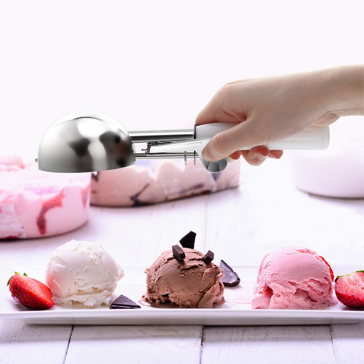 Commercial-Grade Ice Cream Scoop 3.25 oz, 18/8 Stainless Steel Cookie Scoop with Plastic Handle, Portion Control Disher Scoop for Bakeries, Restaurants & Dessert Shops, #10, Ivory