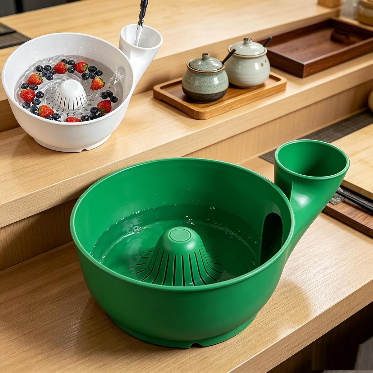 Fruit and Vegetable Washing Bowl, Multifunctional Plastic Colander with Handle, Kitchen Strainer Basket for Berries, Salad, Rinse, Drain, 10 Colors (white, S)