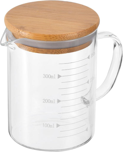 250ml Glass Measuring Cup, 3.3 Borosilicate Glass Graduated White Printed Scale Liquid Measure Cups Beaker with Wood Lid and V-Shaped Spout for Kitchen