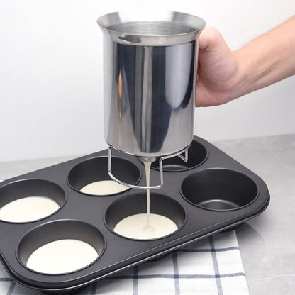 1000ml Stainless Steel Pancake Batter Dispenser, Handheld Stainless Steel Pancake Pourer for Baking Cupcakes Muffins Cooking Crepes, Waffles, Spout
